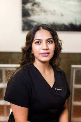 Dr Pooja Bhatt Dentist